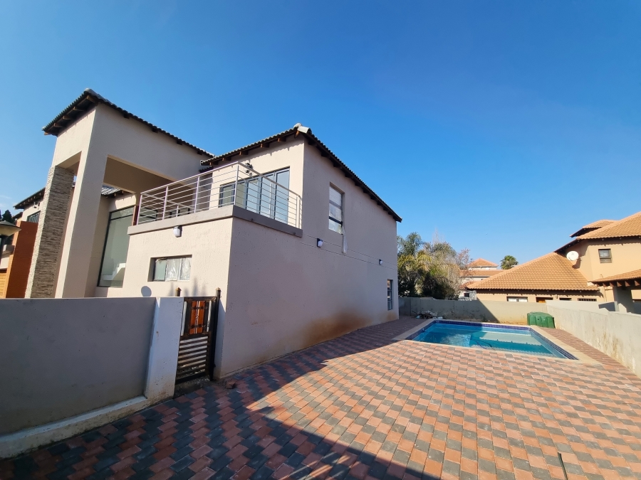 5 Bedroom Property for Sale in Melodie North West